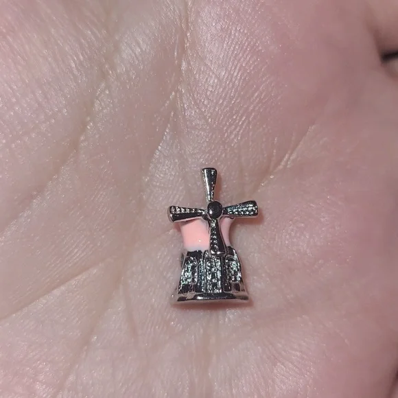 Windmill Charm ❤️ 🐶 - Picture 3 of 5